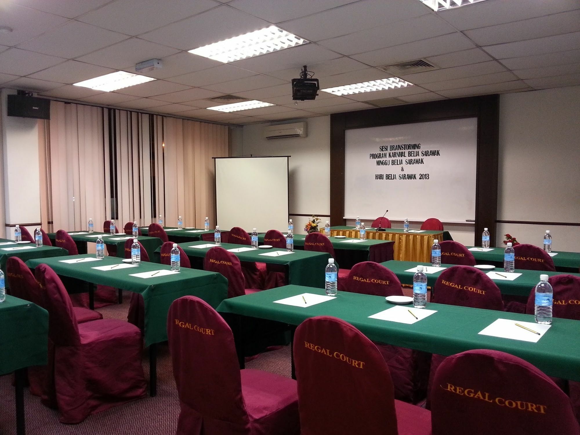 Regal Court Hotel Kuching Exterior foto